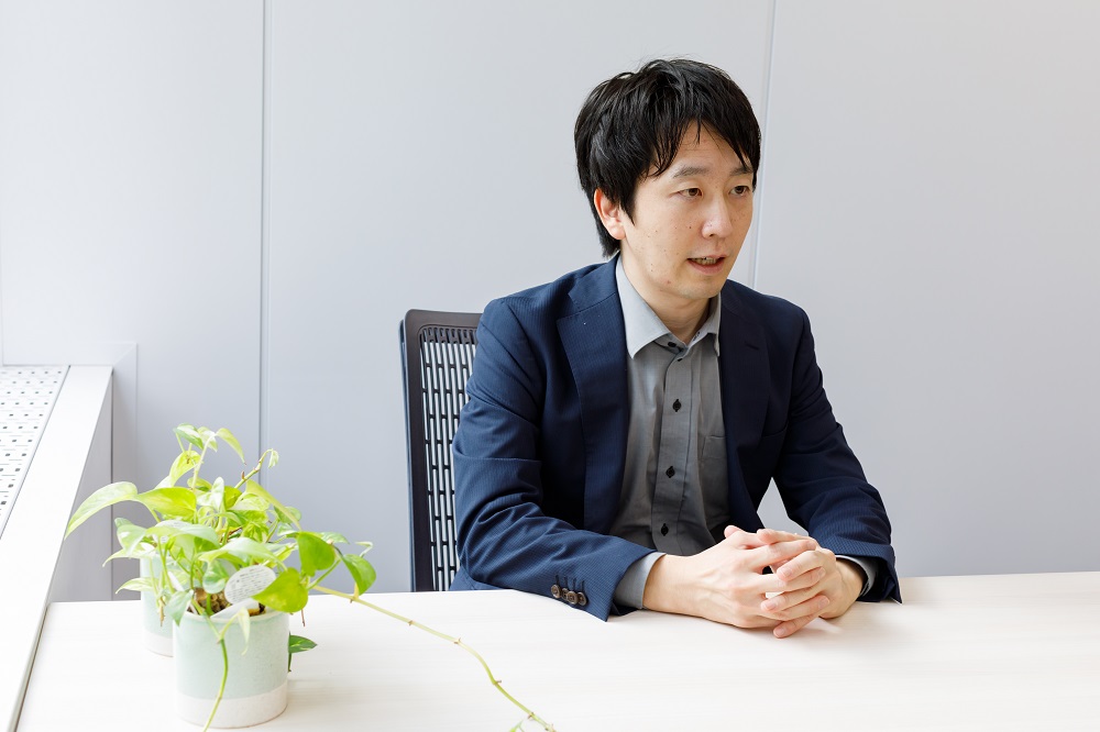 過去の経験について語る事業再生コンサルタント